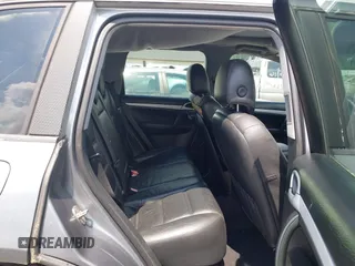 2006 Porsche Cayenne z VIN WP1AA29P36LA26370, wystawiony jako IAAI lot #42301206 z przebiegiem 163 178 mil mil oraz . Historia ofert i sprzedaży dostępna na DreamBid. Obrazek 8.