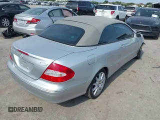 2007 Mercedes-Benz CLK 350 z VIN WDBTK56F57T080161, wystawiony jako IAAI lot #42291070 z przebiegiem 64 689 mil mil oraz . Historia ofert i sprzedaży dostępna na DreamBid. Obrazek 4.