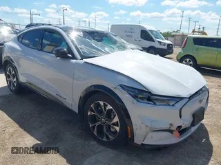 2023 Ford Mustang Mach-E Premium z VIN 3FMTK3SU2PMA96628, wystawiony jako IAAI lot #42225953 z przebiegiem Nie podano mil oraz . Historia ofert i sprzedaży dostępna na DreamBid. Obrazek 1.