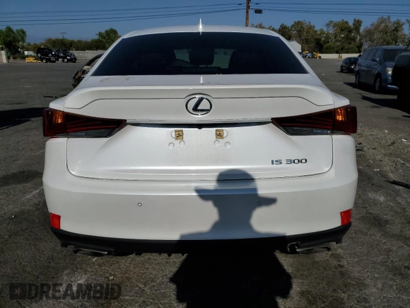 2020 Lexus IS 300 with VIN JTHDA1D26L5106278, listed as a Copart auction lot 72035814 with 39,359 mi miles and Salvage title. Bid and sale history available at DreamBid. Image 6.