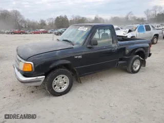 1996 Ford Ranger XL with VIN 1FTCR10AXTPA42589, listed as a Copart auction lot 44038635 with 332,201 mi miles and Salvage Title. Bid and sale history available at carsss.com. Image 1.