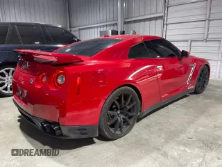 2015 Nissan GT-R Premium z VIN JN1AR5EF2FM281470, wystawiony jako Copart lot #82454854 z przebiegiem 60 081 mil mil oraz Czysty tytuł • Clean title. Historia ofert i sprzedaży dostępna na DreamBid. Obrazek 4.