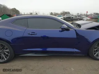 2019 Chevrolet Camaro ZL1 with VIN 1G1FK1R68K0144103, listed as a IAAI auction lot 41165256 with 33,563 mi miles. Bid and sale history available at carsss.com. Image 13.