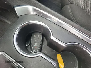 2022 Chevrolet Traverse LT Cloth z VIN 1GNEVGKWXNJ169131, wystawiony jako IAAI lot #42561409 z przebiegiem 87 915 mil mil oraz . Historia ofert i sprzedaży dostępna na DreamBid. Obrazek 25.