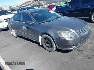 2005 Nissan Altima 3.5 SE with VIN 1N4BL11D45N455716, listed as a IAAI auction lot 41658611 with 1 mi miles. Bid and sale history available at carsss.com. Image 1.