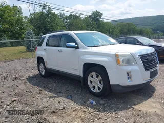 2013 GMC Terrain SLE z VIN 2GKALSEK2D6397715, wystawiony jako IAAI lot #42834459 z przebiegiem 82 478 mil mil oraz . Historia ofert i sprzedaży dostępna na DreamBid. Obrazek 1.