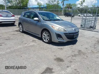 2010 Mazda 3 S Sport z VIN JM1BL1H55A1339676, wystawiony jako IAAI lot #42245575 z przebiegiem 98 186 mil mil oraz . Historia ofert i sprzedaży dostępna na DreamBid. Obrazek 1.