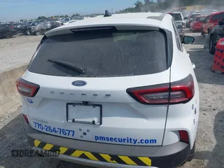 2025 Ford Escape Active z VIN 1FMCU0GNXSUA45604, wystawiony jako IAAI lot #42136960 z przebiegiem 4 161 mil mil oraz . Historia ofert i sprzedaży dostępna na DreamBid. Obrazek 16.