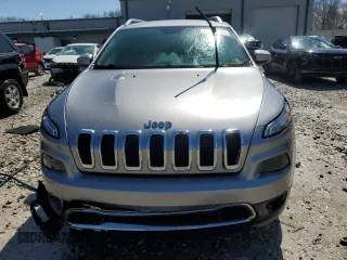 2015 Jeep Cherokee Limited with VIN 1C4PJMDSXFW765544, listed as a Copart auction lot 52384255 with 118,214 mi miles and Clean Title. Bid and sale history available at carsss.com. Image 5.
