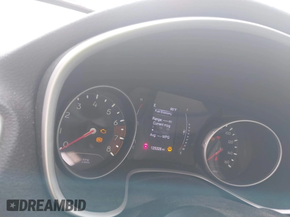 2018 Jeep Compass Latitude z VIN 3C4NJDBB2JT140726, wystawiony jako IAAI lot #42349231 z przebiegiem 125 328 mil mil oraz . Historia ofert i sprzedaży dostępna na DreamBid. Obrazek 7.