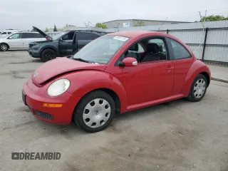 2010 Volkswagen New Beetle Coupe with VIN 3VWPG3AG9AM011291, listed as a Copart auction lot 53361115 with 105,432 mi miles and Salvage Title. Bid and sale history available at carsss.com. Image 1.