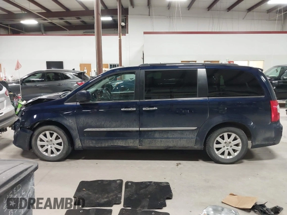 2016 Chrysler Town & Country Touring with VIN 2C4RC1BG2GR305711, listed as a IAAI auction lot 41984947 with 206,360 mi miles. Bid and sale history available at carsss.com. Image 14.