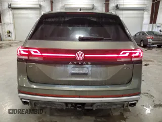2024 Volkswagen Atlas Peak Edition SE z VIN 1V2CR2CA2RC595138, wystawiony jako Copart lot #57865435 z przebiegiem 24 039 mil mil oraz Szkoda całkowita • Salvage title. Historia ofert i sprzedaży dostępna na DreamBid. Obrazek 6.