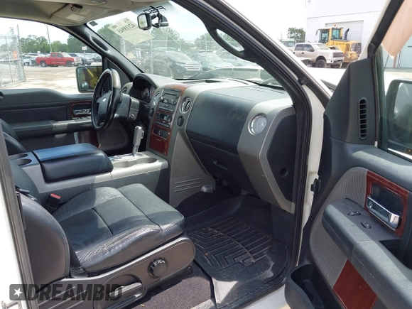 2007 Ford F-150 XLT with VIN 1FTPX14V97FA78483, listed as a IAAI auction lot 42118945 with 326,040 mi miles. Bid and sale history available at carsss.com. Image 5.