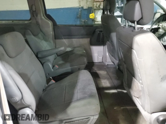 2010 Chrysler Town & Country Touring z VIN 2A4RR5D13AR351984, wystawiony jako Copart lot #82829684 z przebiegiem 258 151 mil mil oraz Czysty tytuł • Clean title. Historia ofert i sprzedaży dostępna na DreamBid. Obrazek 11.