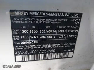 2001 Mercedes-Benz M-Class with VIN 4JGAB54E01A257846, listed as a IAAI auction lot 42010998 with 194,597 mi miles. Bid and sale history available at carsss.com. Image 9.