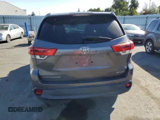 2018 Toyota Highlander SE z VIN 5TDJZRFH7JS543971, wystawiony jako Copart lot #59059755 z przebiegiem 60 635 mil mil oraz Szkoda całkowita • Salvage title. Historia ofert i sprzedaży dostępna na DreamBid. Obrazek 6.