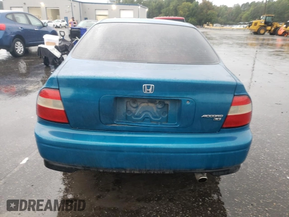 1995 Honda Accord LX with VIN 1HGCD5631SA066149, listed as a Copart auction lot 73461324 with 196,561 mi miles and Salvage Title. Bid and sale history available at DreamBid. Image 6.