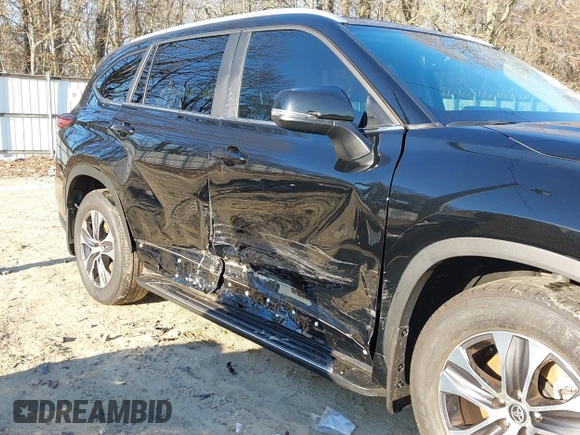 2024 Toyota Highlander LE with VIN 5TDKDRAH6RS051518, listed as a IAAI auction lot 41393093 with 23,305 mi miles and . Bid and sale history available at DreamBid. Image 19.