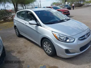 2016 Hyundai Accent SE z VIN KMHCT5AE8GU256302, wystawiony jako IAAI lot #42194340 z przebiegiem 88 866 mil mil oraz . Historia ofert i sprzedaży dostępna na DreamBid. Obrazek 1.