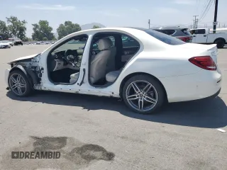 2019 Mercedes-Benz E 300 z VIN WDDZF4JB9KA576766, wystawiony jako Copart lot #60802705 z przebiegiem 61 374 mil mil oraz Czysty tytuł • Clean title. Historia ofert i sprzedaży dostępna na DreamBid. Obrazek 2.