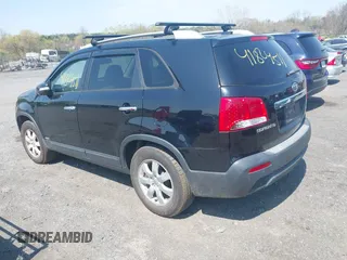 2013 Kia Sorento LX with VIN 5XYKTDA67DG375524, listed as a IAAI auction lot 41824511 with 175,604 mi miles. Bid and sale history available at carsss.com. Image 3.