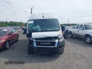 2022 Ram ProMaster Cargo z VIN 3C6MRVJG7NE120741, wystawiony jako IAAI lot #42205225 z przebiegiem 165 564 mil mil oraz . Historia ofert i sprzedaży dostępna na DreamBid. Obrazek 12.