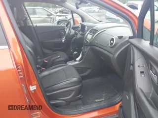 2016 Chevrolet Trax LT z VIN KL7CJPSB3GB522182, wystawiony jako IAAI lot #42392729 z przebiegiem 141 290 mil mil oraz . Historia ofert i sprzedaży dostępna na DreamBid. Obrazek 5.