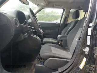 2015 Jeep Patriot Altitude with VIN 1C4NJRBB0FD357086, listed as a Copart auction lot 60050515 with 144,434 mi miles and Clean title. Bid and sale history available at DreamBid. Image 7.