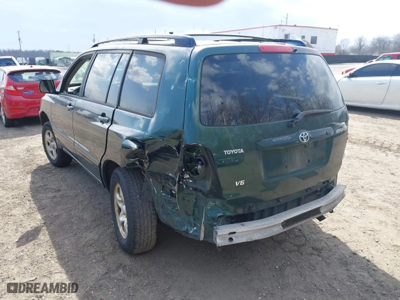 2001 Toyota Highlander with VIN JTEGF21A210024068, listed as a IAAI auction lot 41821786 with 317,494 mi miles. Bid and sale history available at carsss.com. Image 3.