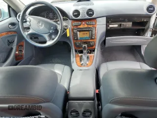 2004 Mercedes-Benz CLK 500 z VIN WDBTK75G44T020762, wystawiony jako Copart lot #56424375 z przebiegiem 63 994 mil mil oraz Szkody całkowita. Historia ofert i sprzedaży dostępna na DreamBid. Obrazek 8.