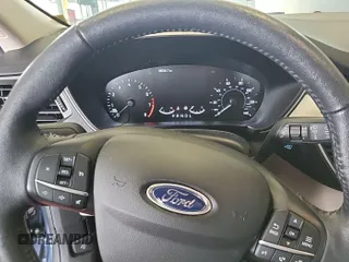 2020 Ford Escape SEL z VIN 1FMCU9H60LUB74495, wystawiony jako IAAI lot #42634880 z przebiegiem 39 530 mil mil oraz . Historia ofert i sprzedaży dostępna na DreamBid. Obrazek 3.