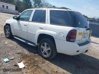 2007 Chevrolet TrailBlazer LS with VIN 1GNDS13S672121023, listed as a IAAI auction lot 41690986 with 270,000 mi miles. Bid and sale history available at carsss.com. Image 3.