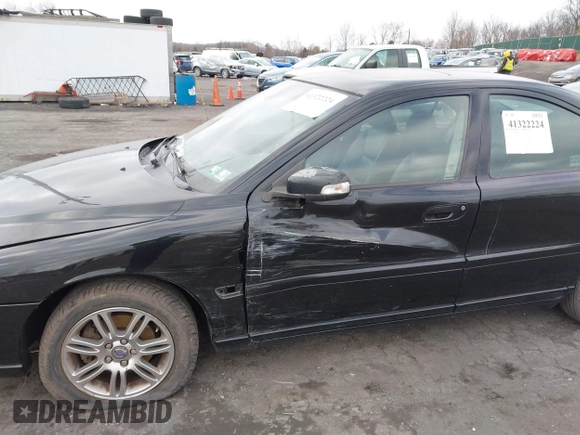 2009 Volvo S60 2.5T with VIN YV1RH592692739869, listed as a IAAI auction lot 41322224 with 106,357 mi miles. Bid and sale history available at carsss.com. Image 6.