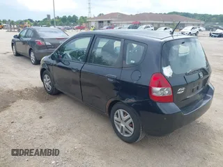 2007 Honda Fit with VIN JHMGD38437S014676, listed as a IAAI auction lot 42698451 with 288,354 mi miles and . Bid and sale history available at DreamBid. Image 3.