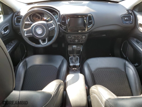2019 Jeep Compass Latitude with VIN 3C4NJCBB4KT637286, listed as a Copart auction lot 85919734 with 32,267 mi miles and Salvage Title. Bid and sale history available at carsss.com. Image 8.