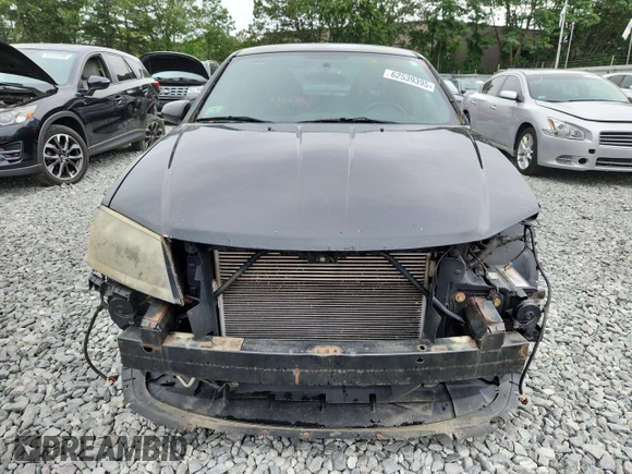 2013 Dodge Avenger SXT with VIN 1C3CDZCB4DN620043, listed as a Copart auction lot 62539395 with 146,627 mi miles and Clean title. Bid and sale history available at DreamBid. Image 5.