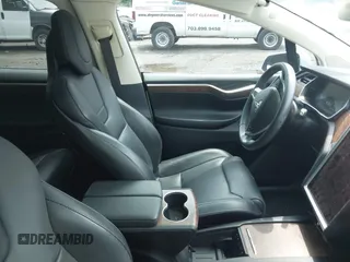 2016 Tesla Model X 70D z VIN 5YJXCAE25GF022898, wystawiony jako IAAI lot #39945988 z przebiegiem Nie podano mil oraz . Historia ofert i sprzedaży dostępna na DreamBid. Obrazek 5.