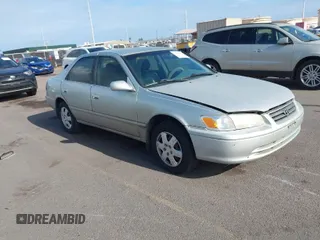 2001 Toyota Camry CE z VIN JT2BG22K110588662, wystawiony jako IAAI lot #41960093 z przebiegiem 213 756 mil mil oraz . Historia ofert i sprzedaży dostępna na DreamBid. Obrazek 1.