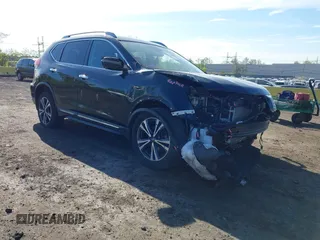 2018 Nissan Rogue SV z VIN 5N1AT2MV2JC851483, wystawiony jako IAAI lot #42082917 z przebiegiem 115 707 mil mil oraz . Historia ofert i sprzedaży dostępna na DreamBid. Obrazek 1.