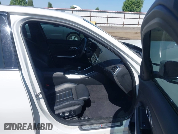 2019 BMW 3 Series 330i xDrive with VIN WBA5R7C52KAJ82760, listed as a IAAI auction lot 42485304 with 43,298 mi miles and . Bid and sale history available at DreamBid. Image 5.