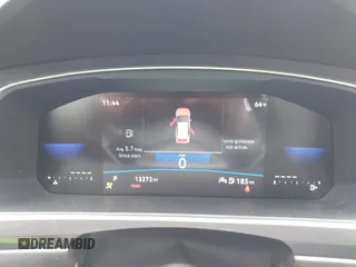 2023 Volkswagen Tiguan SE R-Line Black с VIN 3VVCB7AX2PM083015, выставлен на аукционе IAAI как лот 42129681 с пробегом 13 272 миль миль и . История ставок и продаж доступна на DreamBid. Изображение 7.
