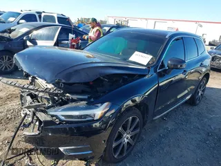 2018 Volvo XC60 Inscription with VIN YV4A22RL2J1081874, listed as a IAAI auction lot 41330217 with 100,611 mi miles. Bid and sale history available at carsss.com. Image 17.