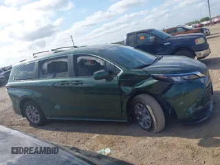 2025 Toyota Sienna LE z VIN 5TDKRKEC2SS233830, wystawiony jako IAAI lot #42012062 z przebiegiem 2 451 mil mil oraz . Historia ofert i sprzedaży dostępna na DreamBid. Obrazek 13.
