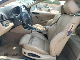 2006 BMW 3 Series 325Ci z VIN WBABD33426PL09950, wystawiony jako Copart lot #61013105 z przebiegiem 138 501 mil mil oraz Czysty tytuł • Clean title. Historia ofert i sprzedaży dostępna na DreamBid. Obrazek 7.