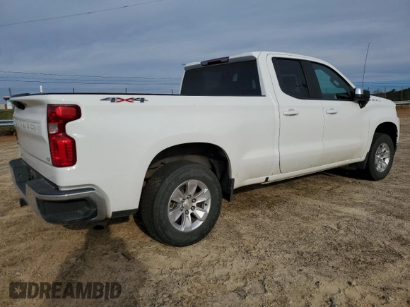 2020 Chevrolet Silverado 1500 LT with VIN 1GCRYDED7LZ101572, listed as a Copart auction lot 50522355 with 115,279 mi miles and Clean Title. Bid and sale history available at carsss.com. Image 3.