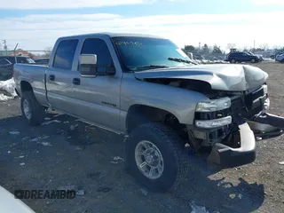 2002 Chevrolet Silverado 2500HD LS with VIN 1GCHK23U62F133501, listed as a IAAI auction lot 41409802 with 94,906 mi miles. Bid and sale history available at carsss.com. Image 1.