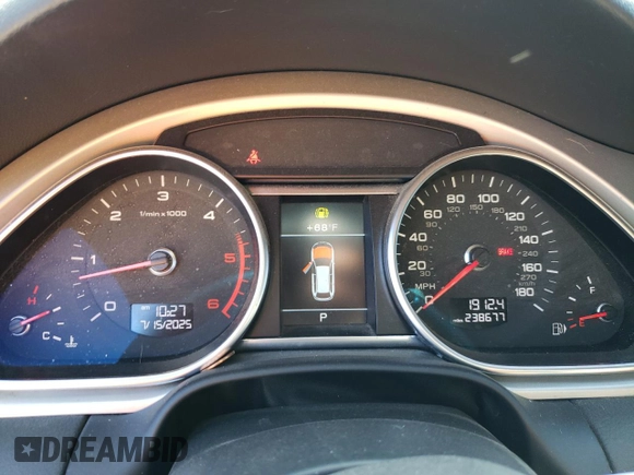2013 Audi Q7 Prestige with VIN WA1WMAFE4DD013138, listed as a Copart auction lot 64697755 with 238,677 mi miles and Clean title. Bid and sale history available at DreamBid. Image 9.