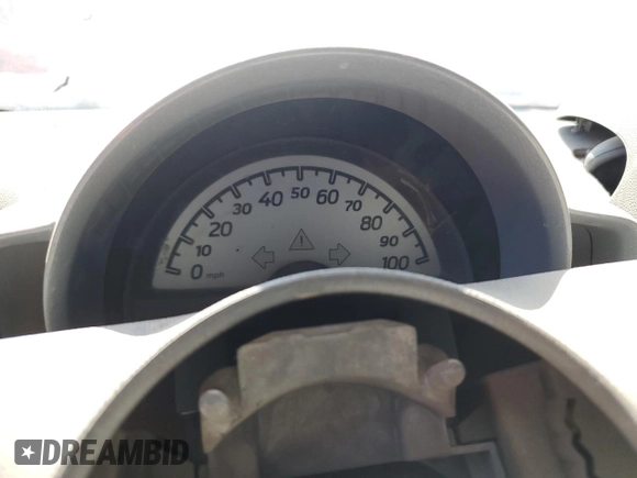 2010 Smart fortwo Pure с VIN WMEEJ3BA1AK360041, выставлен на аукционе Copart как лот 59594055 с пробегом Не указан миль и Списание • Salvage title. История ставок и продаж доступна на DreamBid. Изображение 9.