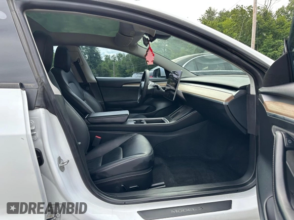 2023 Tesla Model 3 z VIN 5YJ3E1EA4PF553624, wystawiony jako Copart lot #64203215 z przebiegiem 30 197 mil mil oraz Czysty tytuł • Clean title. Historia ofert i sprzedaży dostępna na DreamBid. Obrazek 7.